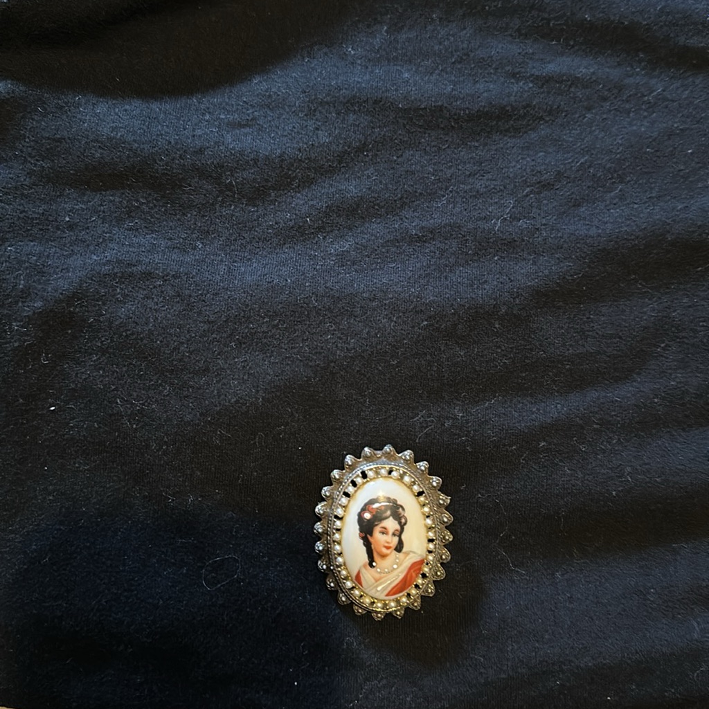 Gold Antique-Style Brooch With Portrait Vintage Euc